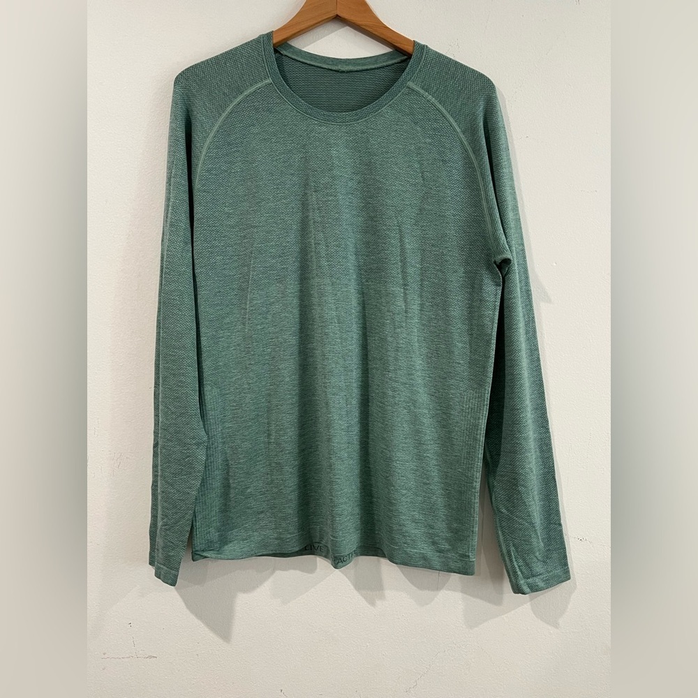 Lululemon Metal Vent Tech Long Sleeve green L